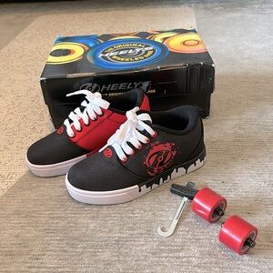 Boy’s Heelys